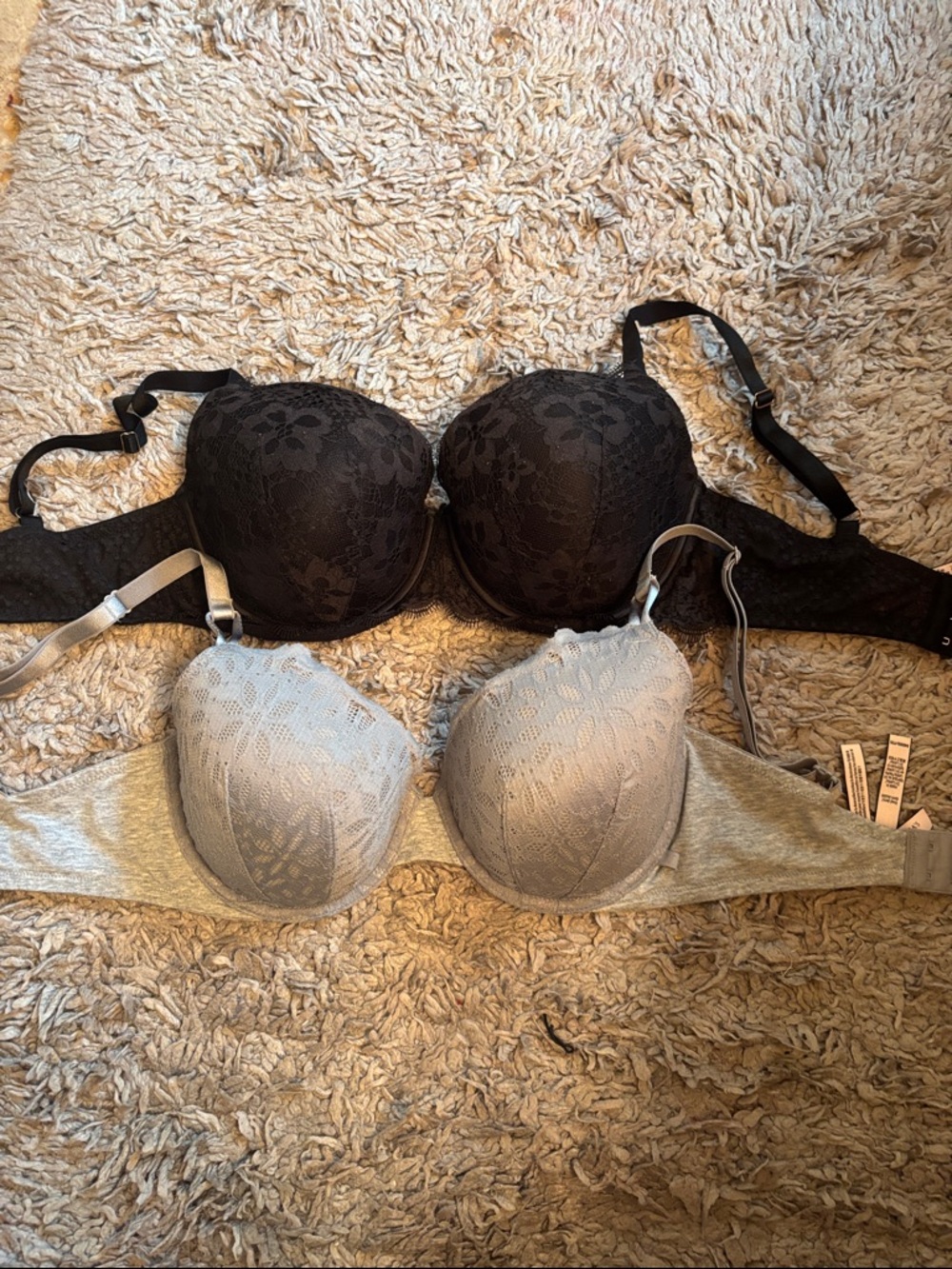 Women's Lace Push-Up Bra - Black and Light Gray